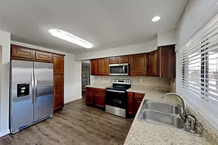 3522 Whitney Dr, Carrollton, TX 75007 - Photo 6