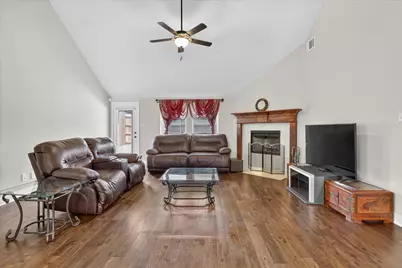 2726 Buffalo Run, Burleson, TX 76028 - Photo 10