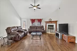 2726 Buffalo Run, Burleson, TX 76028 - Photo 10
