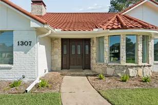 1307 Cherry Hill Ct, Mansfield, TX 76063 - Photo 2