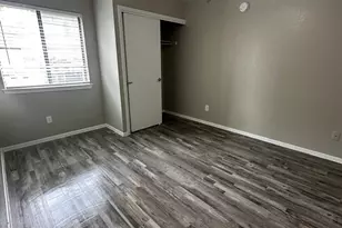 1122 Millview Dr, Arlington, TX 76012 - Photo 2