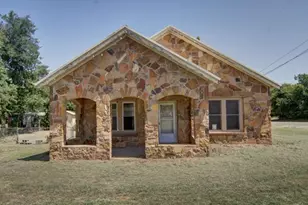 306 Cedar St, Palo Pinto, TX 76484 - Photo 1
