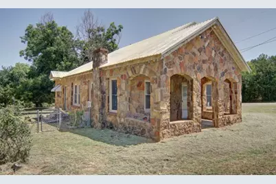 306 Cedar Street, Palo Pinto, TX 76484 - Photo 2