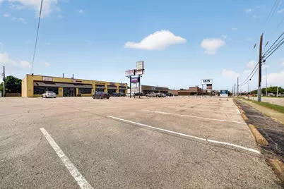 4018 W Camp Wisdom Road, Dallas, TX 75237 - Photo 2