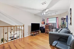 2020 E Branch Hollow Dr, Carrollton, TX 75007 - Photo 10