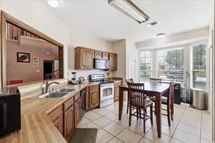 2020 E Branch Hollow Dr, Carrollton, TX 75007 - Photo 6