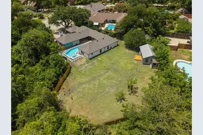 9902 Wood Forest Drive, Dallas, TX 75243 - Photo 34