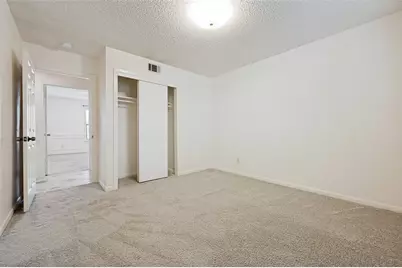 221 Linda Lane, Irving, TX 75062 - Photo 18