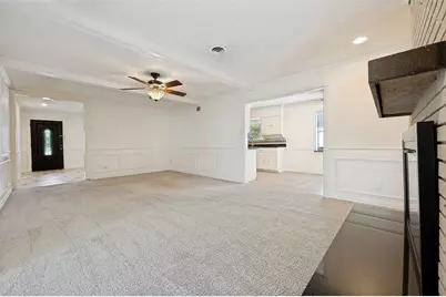 221 Linda Lane, Irving, TX 75062 - Photo 6