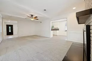 221 Linda Ln, Irving, TX 75062 - Photo 6