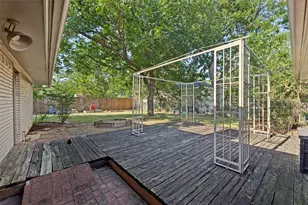 221 Linda Ln, Irving, TX 75062 - Photo 24