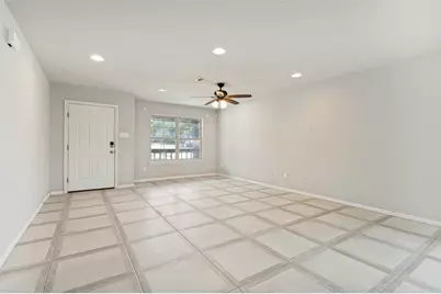 3001 San Martin Drive, Arlington, TX 76010 - Photo 2