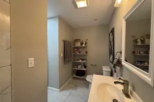 105 S Lakeview Dr, Lacy Lakeview, TX 76705 - Photo 14