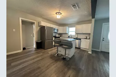 105 S Lakeview Drive, Lacy Lakeview, TX 76705 - Photo 4