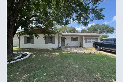 105 S Lakeview Drive, Lacy Lakeview, TX 76705 - Photo 2