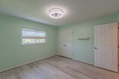 300 Sundance Circle, Irving, TX 75063 - Photo 28