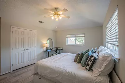 300 Sundance Circle, Irving, TX 75063 - Photo 30