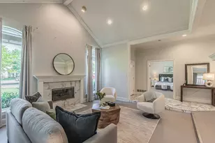 300 Sundance Cir, Irving, TX 75063 - Photo 8