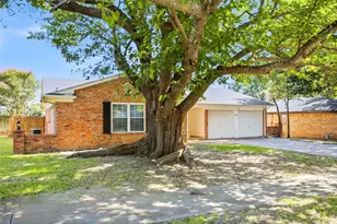 2108 Guinevere St, Arlington, TX 76014 - Photo 2