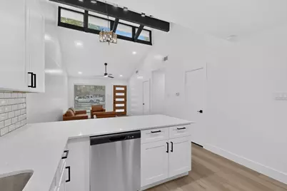 1800 Harry Court #B, Arlington, TX 76012 - Photo 10