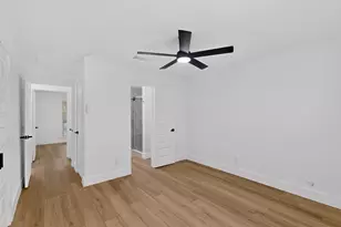 1800 Harry Ct, Arlington, TX 76012 - Photo 14