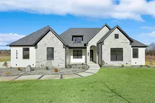 1018 Glenoaks Dr, Weatherford, TX 76088 - Photo 1