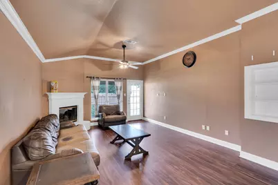 1006 Darren Drive, Burleson, TX 76028 - Photo 10