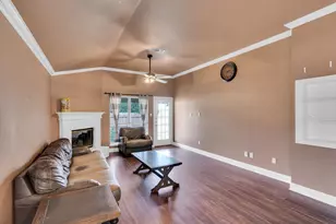 1006 Darren Dr, Burleson, TX 76028 - Photo 10