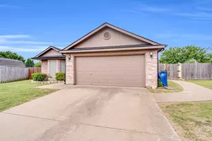 1006 Darren Dr, Burleson, TX 76028 - Photo 2