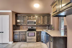 1006 Darren Dr, Burleson, TX 76028 - Photo 6