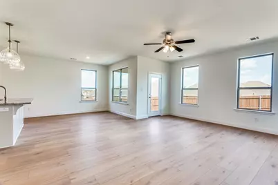 533 Hillcrest Circle, Justin, TX 76247 - Photo 10