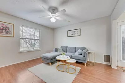 301 Ensenada Plaza, Dallas, TX 75211 - Photo 4