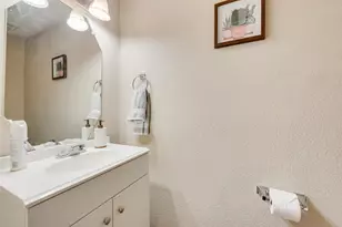 301 Ensenada Plaza, Dallas, TX 75211 - Photo 16