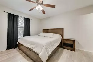 301 Ensenada Plaza, Dallas, TX 75211 - Photo 20