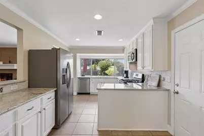 13141 Rosser Road, Farmers Branch, TX 75244 - Photo 12