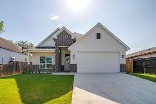 2613 Chestnut Ave, Fort Worth, TX 76164 - Photo 1