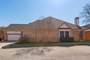 739 Harbour Town Dr, Lake Dallas, TX 75065 - Photo 2