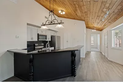 630 NW 11th Street, Grand Prairie, TX 75050 - Photo 32