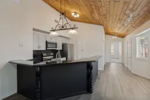 630 NW 11th St, Grand Prairie, TX 75050 - Photo 32