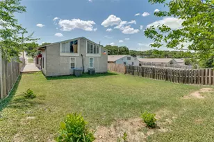 630 NW 11th St, Grand Prairie, TX 75050 - Photo 6