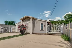 630 NW 11th St, Grand Prairie, TX 75050 - Photo 4