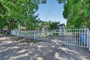 1113 Brock St, Dallas, TX 75203 - Photo 2