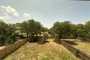 105 Pullen St, McGregor, TX 76657 - Photo 2