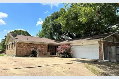 830 Windsor Place, Grand Prairie, TX 75051 - Photo 2