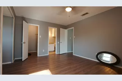 2010 W W Sanford Street, Arlington, TX 76012 - Photo 2