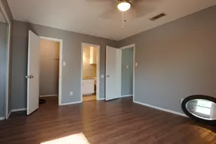 2010 W W Sanford St, Arlington, TX 76012 - Photo 2