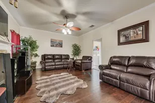 5715 Creekhollow Dr, Arlington, TX 76018 - Photo 10
