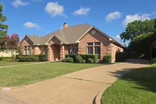 6376 Newport Ct, Fort Worth, TX 76116 - Photo 2