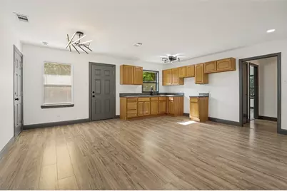 3910 Vanette Lane, Dallas, TX 75216 - Photo 10