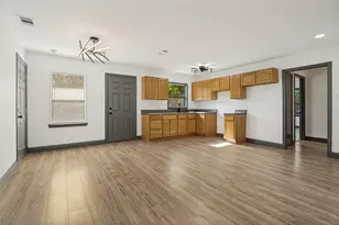 3910 Vanette Ln, Dallas, TX 75216 - Photo 10